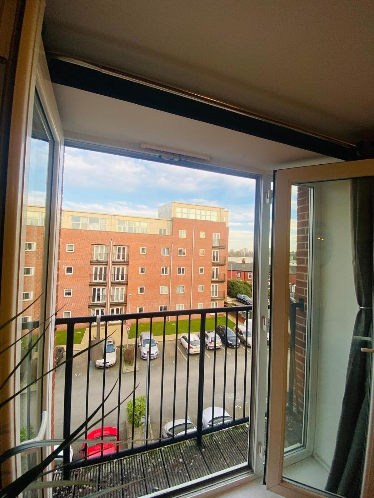 Cool, Calm & Connected Apartamento